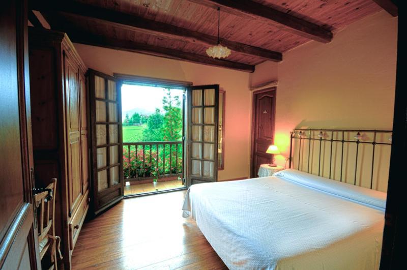 Casa Rural Iketxe Guest House Hondarribia Ngoại thất bức ảnh